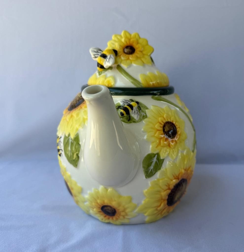 Blue Sky Clayworks Heather Goldminc Hello Yellow Flowers Bees Ceramic Teapot New