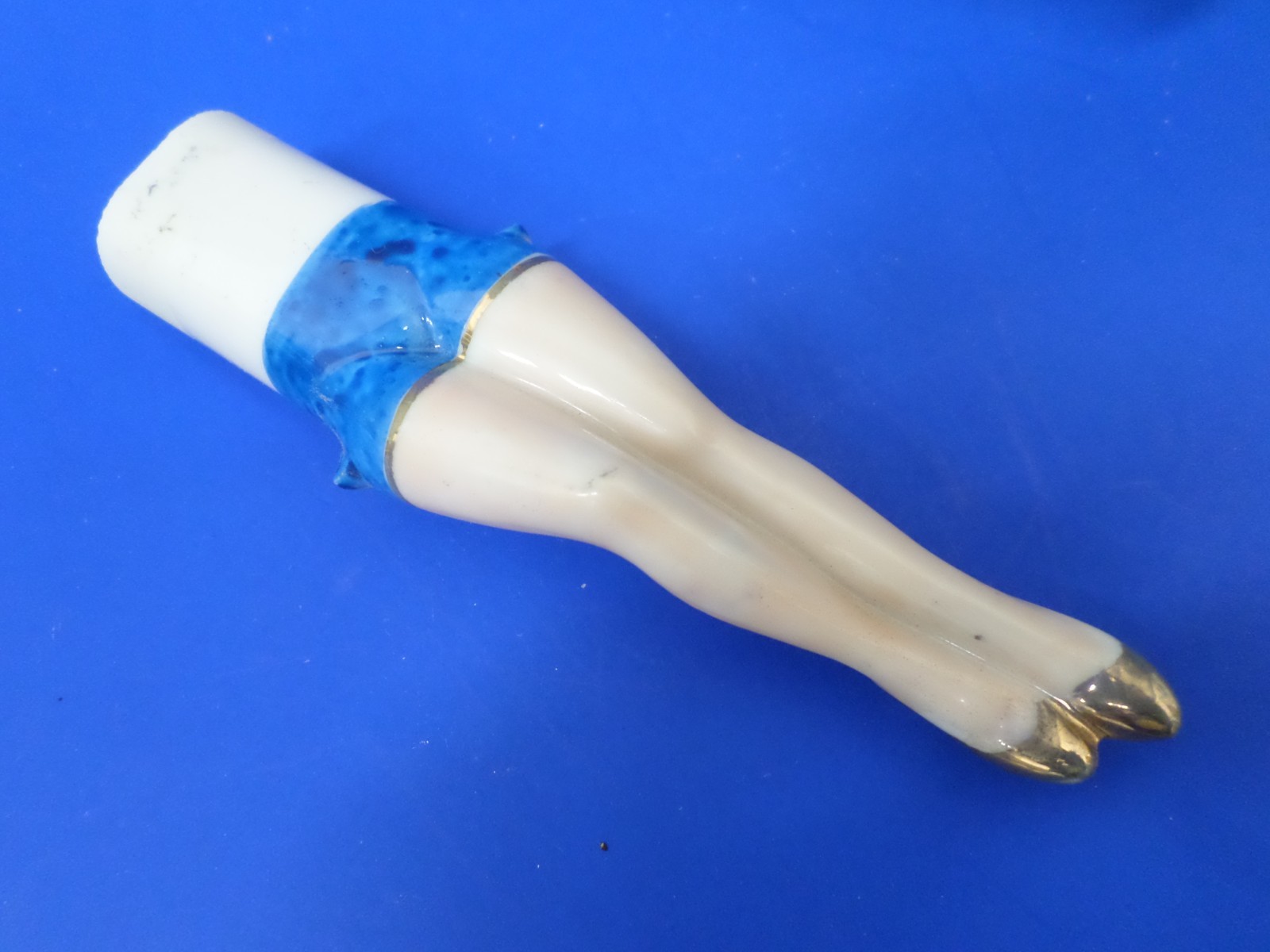 Vtg SEXY Risque Lady Legs Dancer Lifting Skirt NAUGHTY NODDER ASHTRAY Patent TT