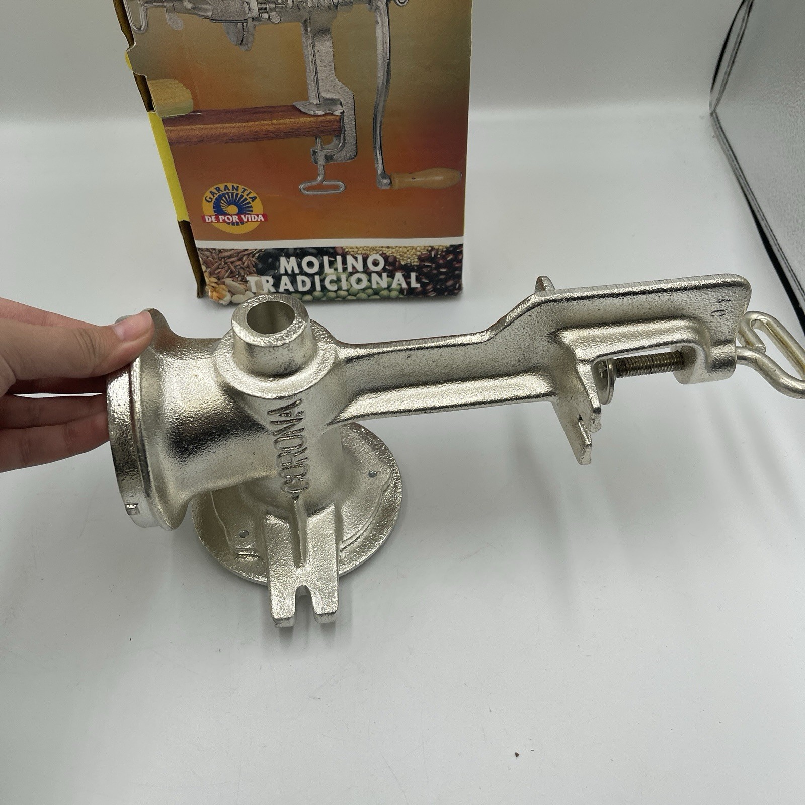 Landers Corona Traditional Corn Mill Grinder Molino Tradicional