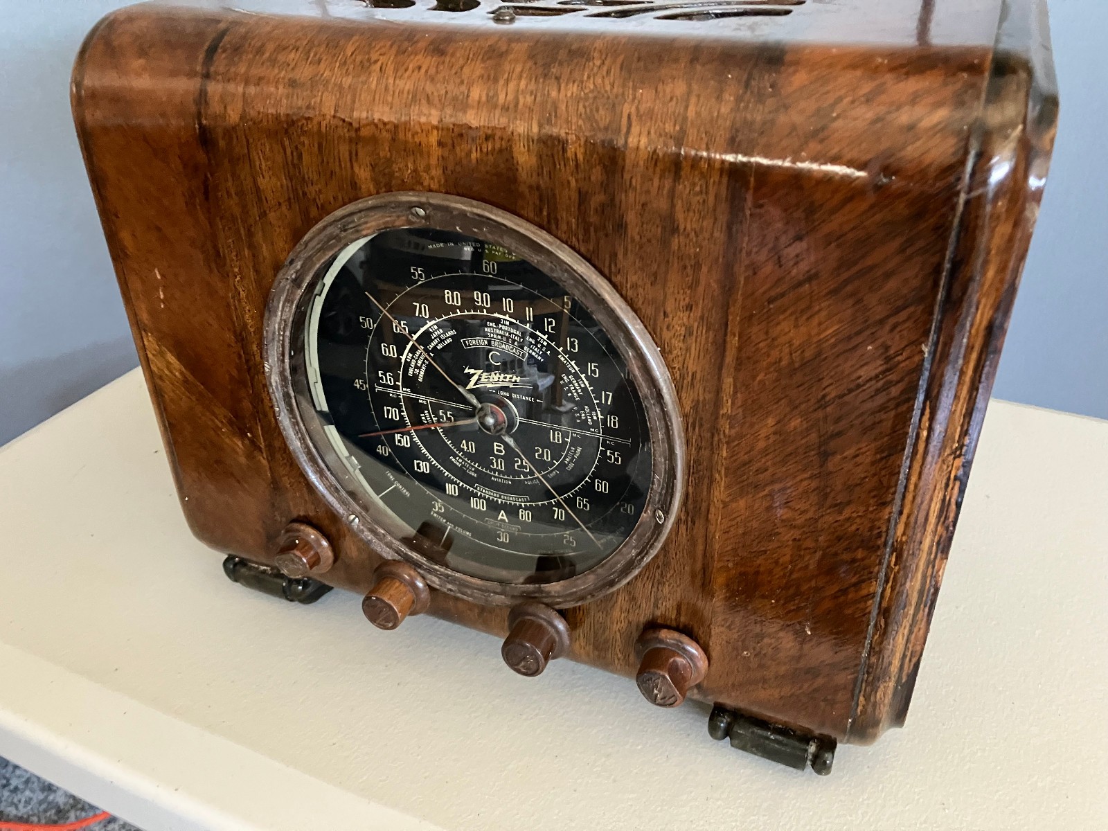 FABULOUS BLACK DIAL ZENITH CUBE MULTI BAND TUBE RADIO - Great Condition & WORKS