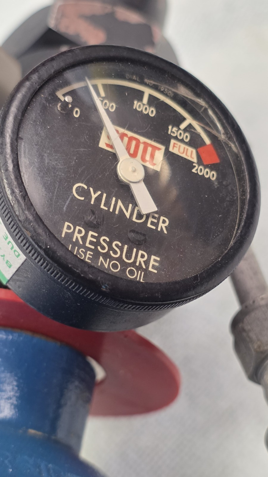 PORTABLE OXYGEN UNIT P/N: 5600-2C3A-E20B and SCOTT Regulator Mod: 6379-2