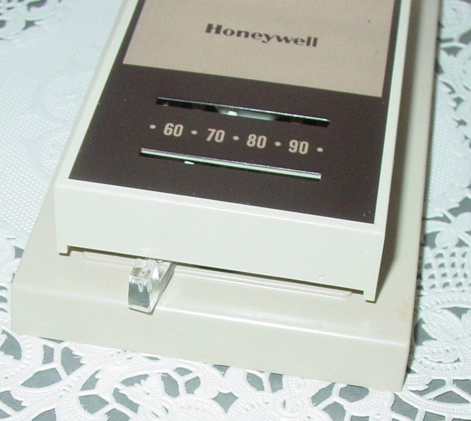 Vintage Honeywell T822D2030 Thermostat 24V Control Heating MCM Art Deco USA NOS