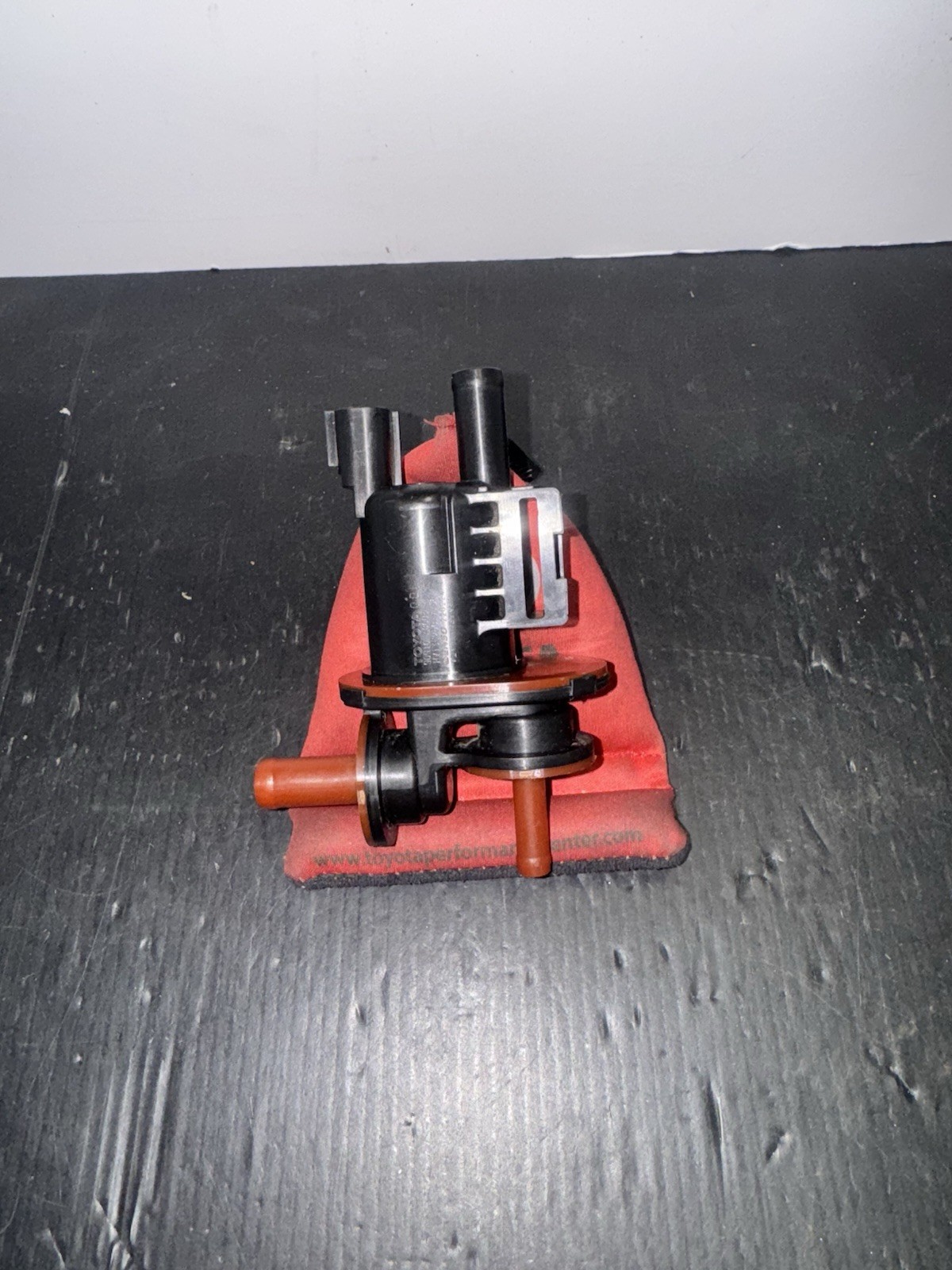 Genuine Toyota OEM Valve, Duty Vacuum #90910-AC005 USED ..