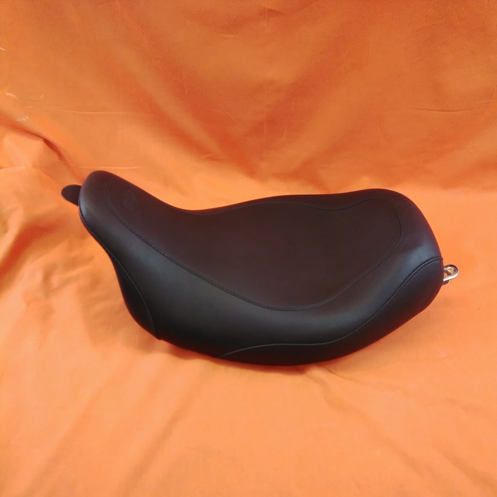 MUSTANG WIDE TRIPPER SOLO SEAT FOR HARLEY-DAVIDSON TOURING 76692
