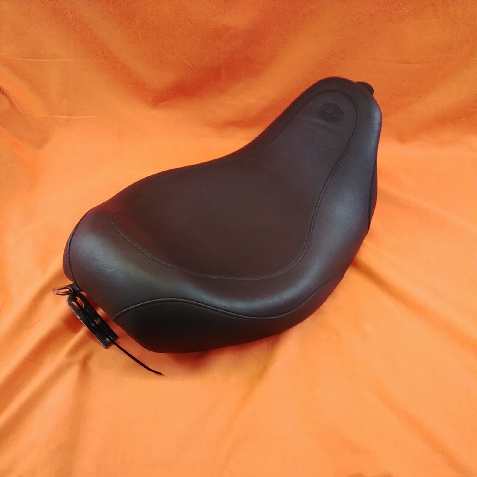 MUSTANG WIDE TRIPPER SOLO SEAT FOR HARLEY-DAVIDSON TOURING 76692