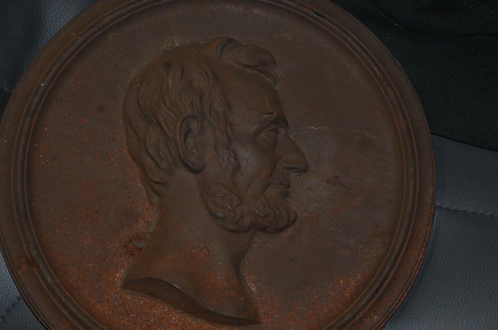 Vintage Cast Iron US  President Abraham Lincoln Portrait Raised Relief Plaque ..