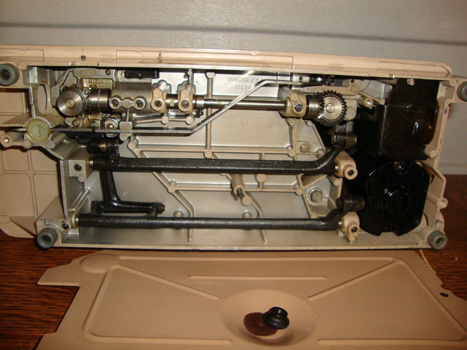 SINGER SEWING MACHINE MODEL 500A ROCKETEER , SERVICED