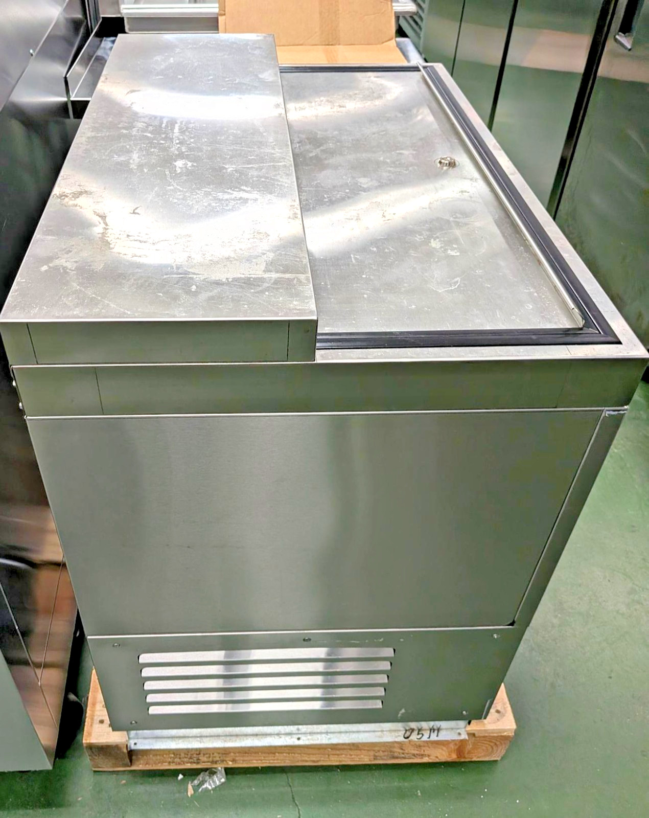 Krowne BC36-SS Bottle Cooler, Flat Top, 36 in. W x 24 in. D, Used