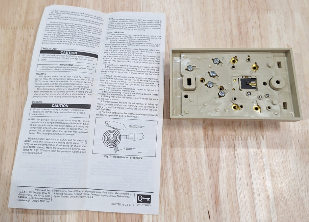 VINTAGE HONEYWELL COMFORTMAKER SNYDERGENERAL T8034C HEATING & COOLING THERMOSTAT