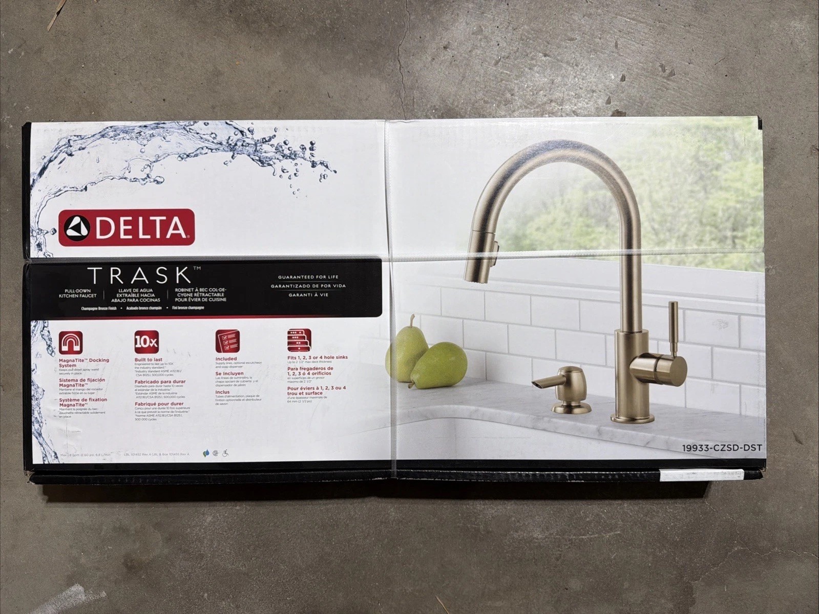 Delta Trask 19933-CZSD-DST Pull-Down Kitchen Faucet Champagne Bronze Finish