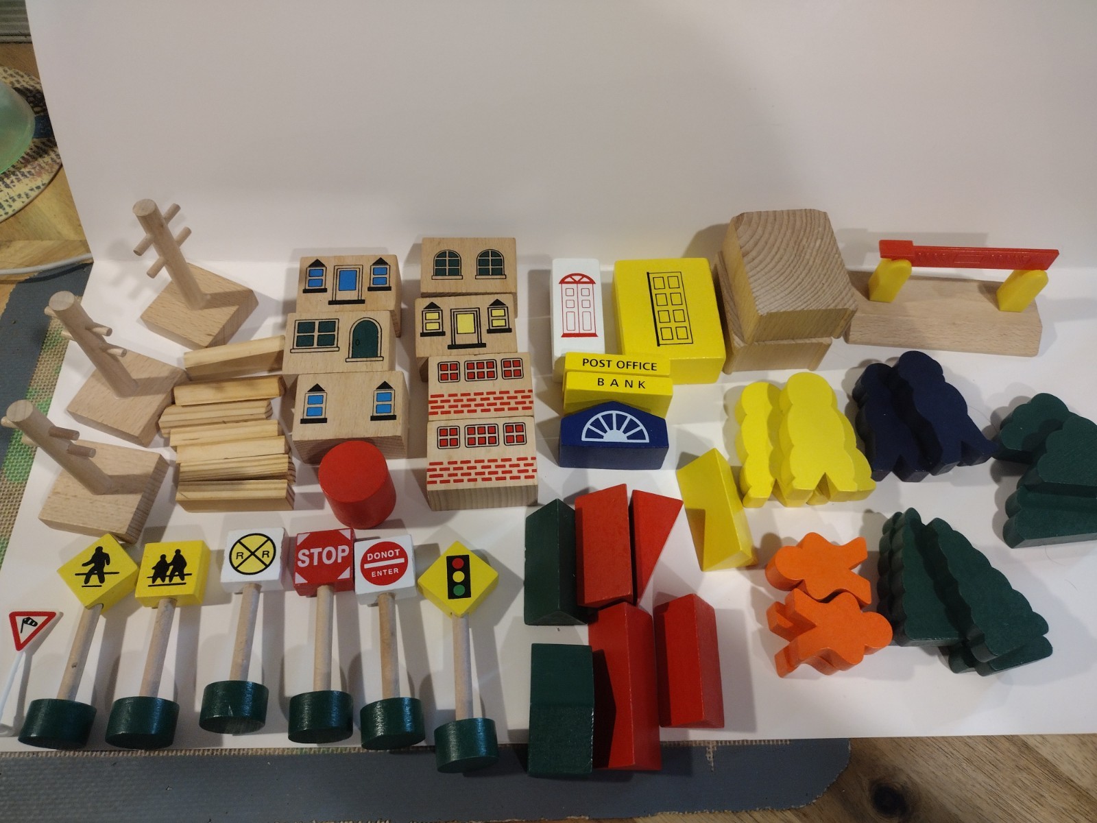 Wooden Train Set Accessories, Modern City Town 99 Piece Train Track and Railroad