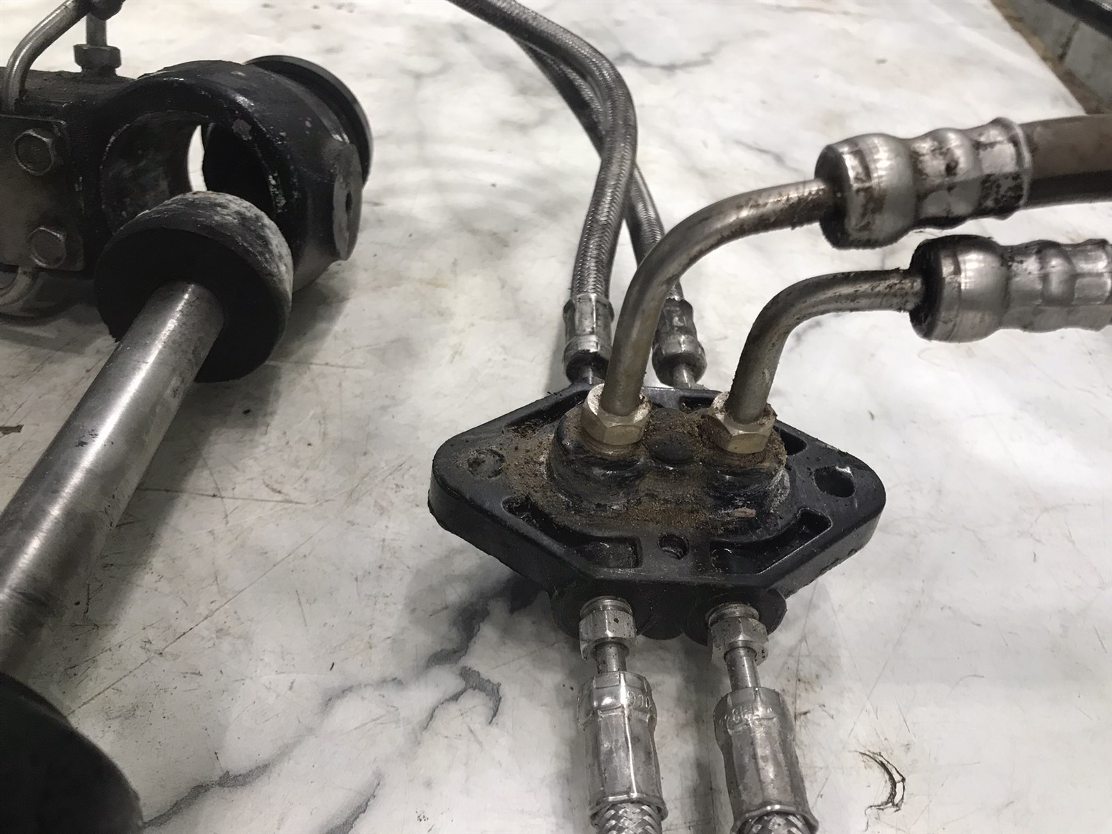 Mercury MerCruiser Alpha Bravo trim tilt lift hydraulic cylinders power trim XD