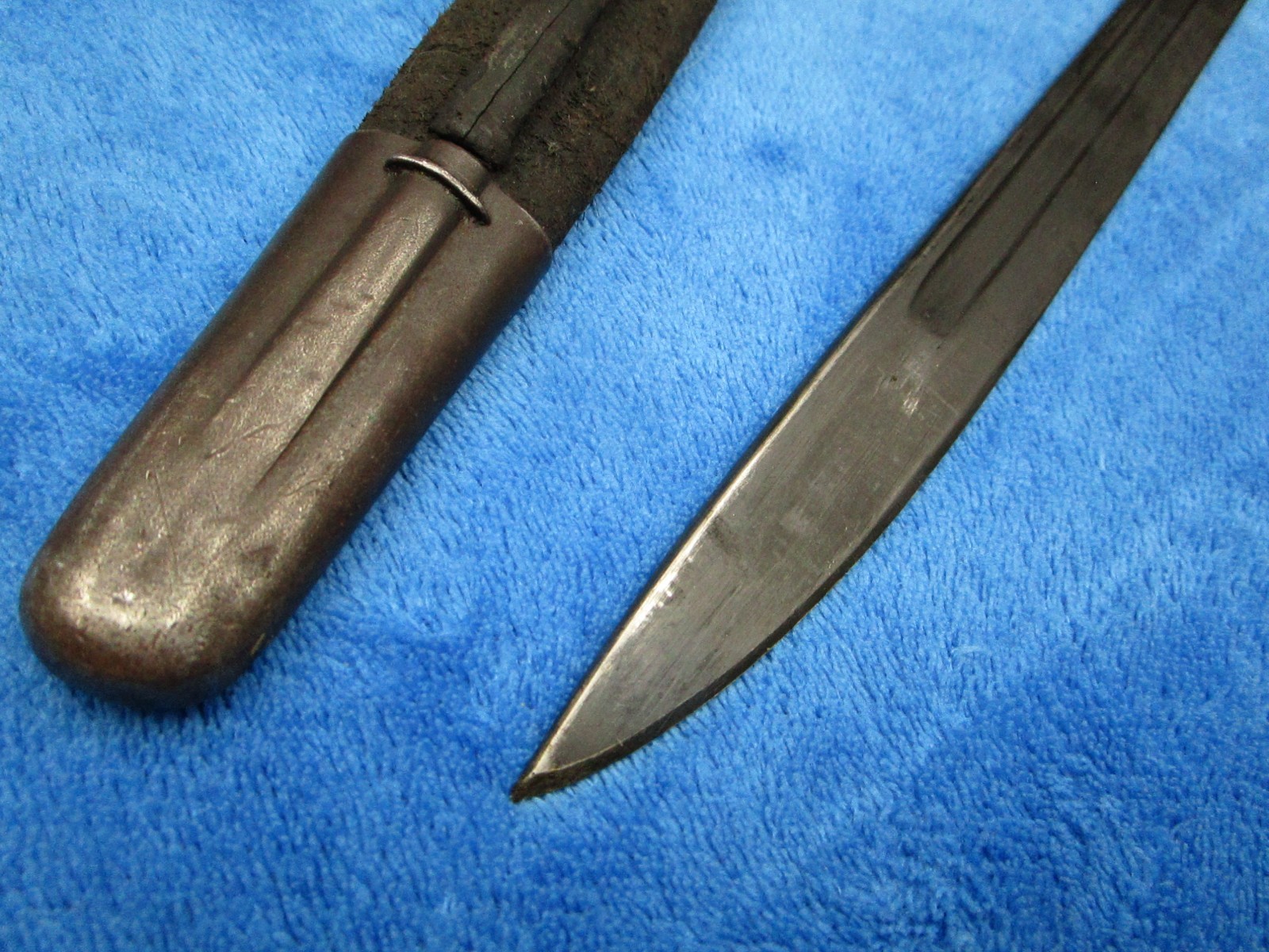 VINTAGE ORIGINAL US MADE BRITISH M1913 BAYONET AND SCABBARD MAKER REMINGTON 1917