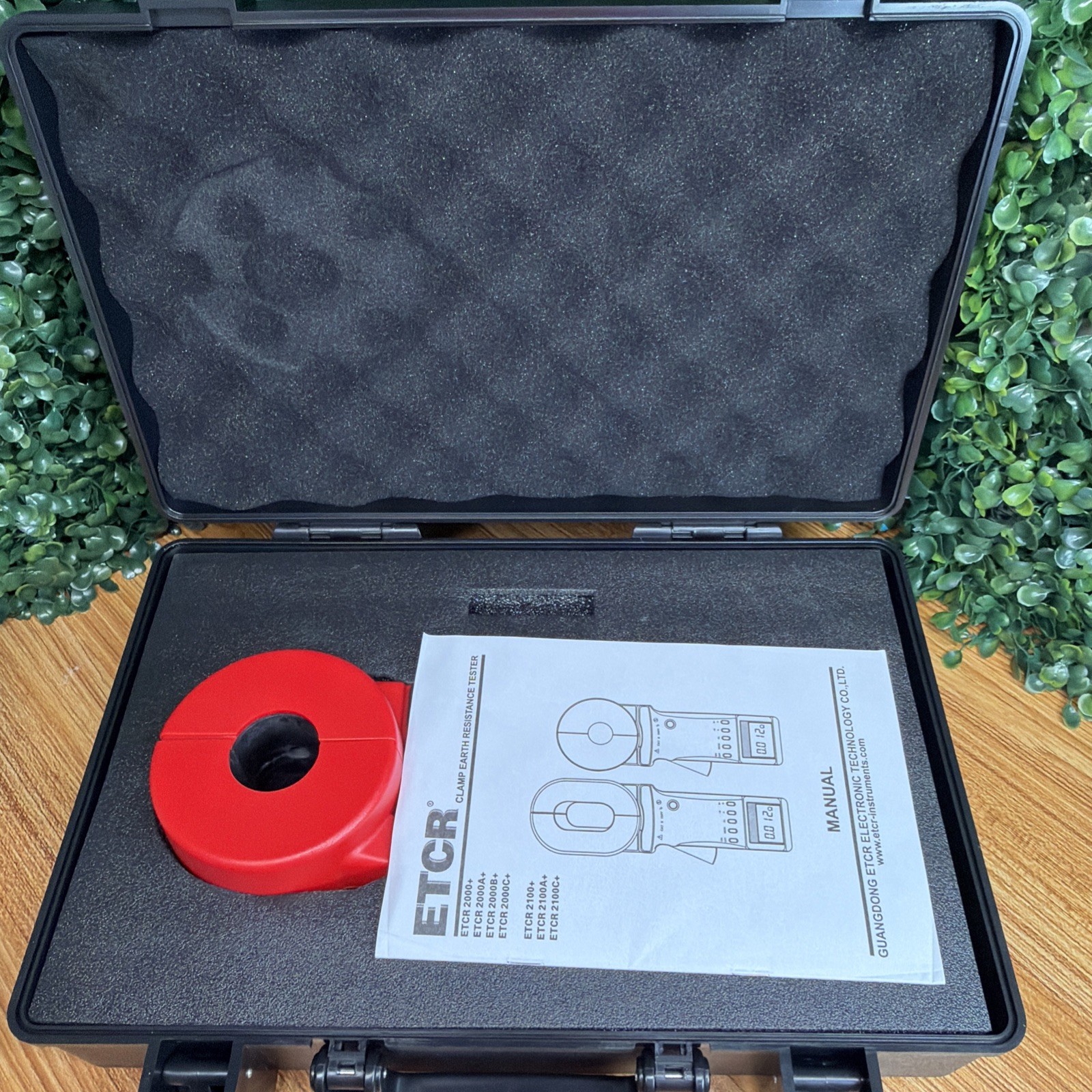 ETCR2100A+ Digital Clamp On Ground Earth Resistance Tester Meter CAT III 150V