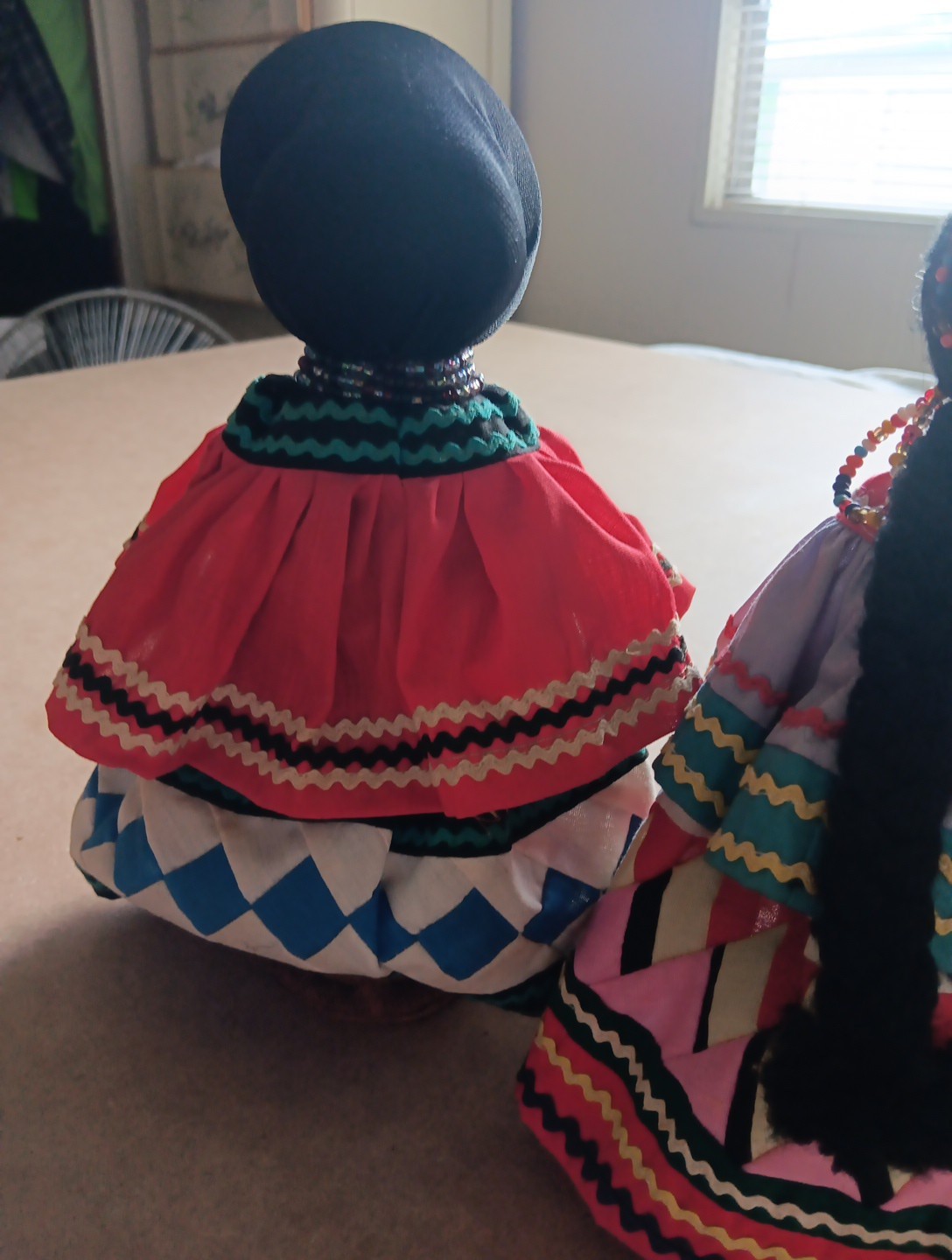 2 Native American Seminole Husk Dolls, Palmetto Fiber Cloth Dresses
