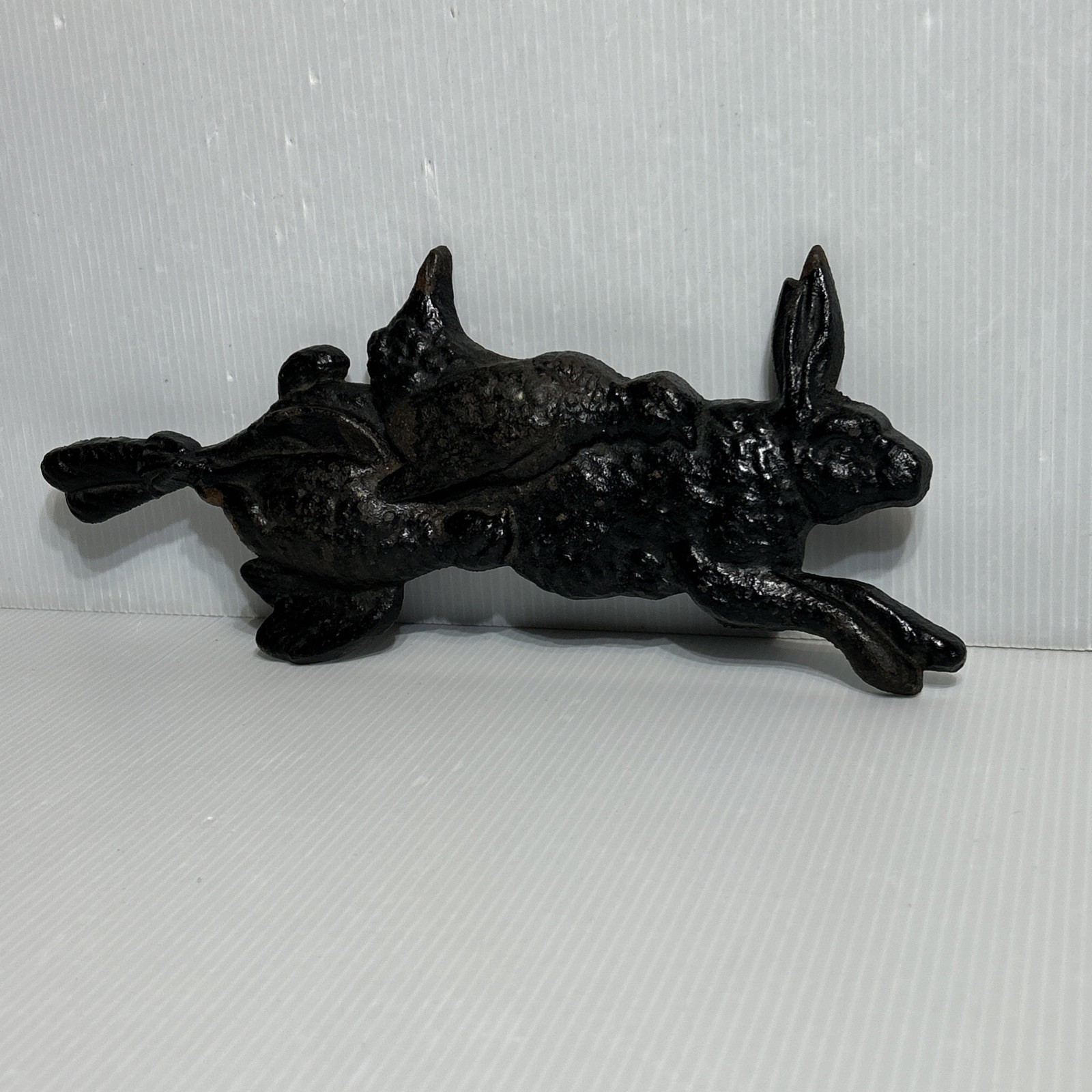 Cast Iron Hunting Bunny Rabbit Attack By Birds Rustic Antique 13” 1.9lb