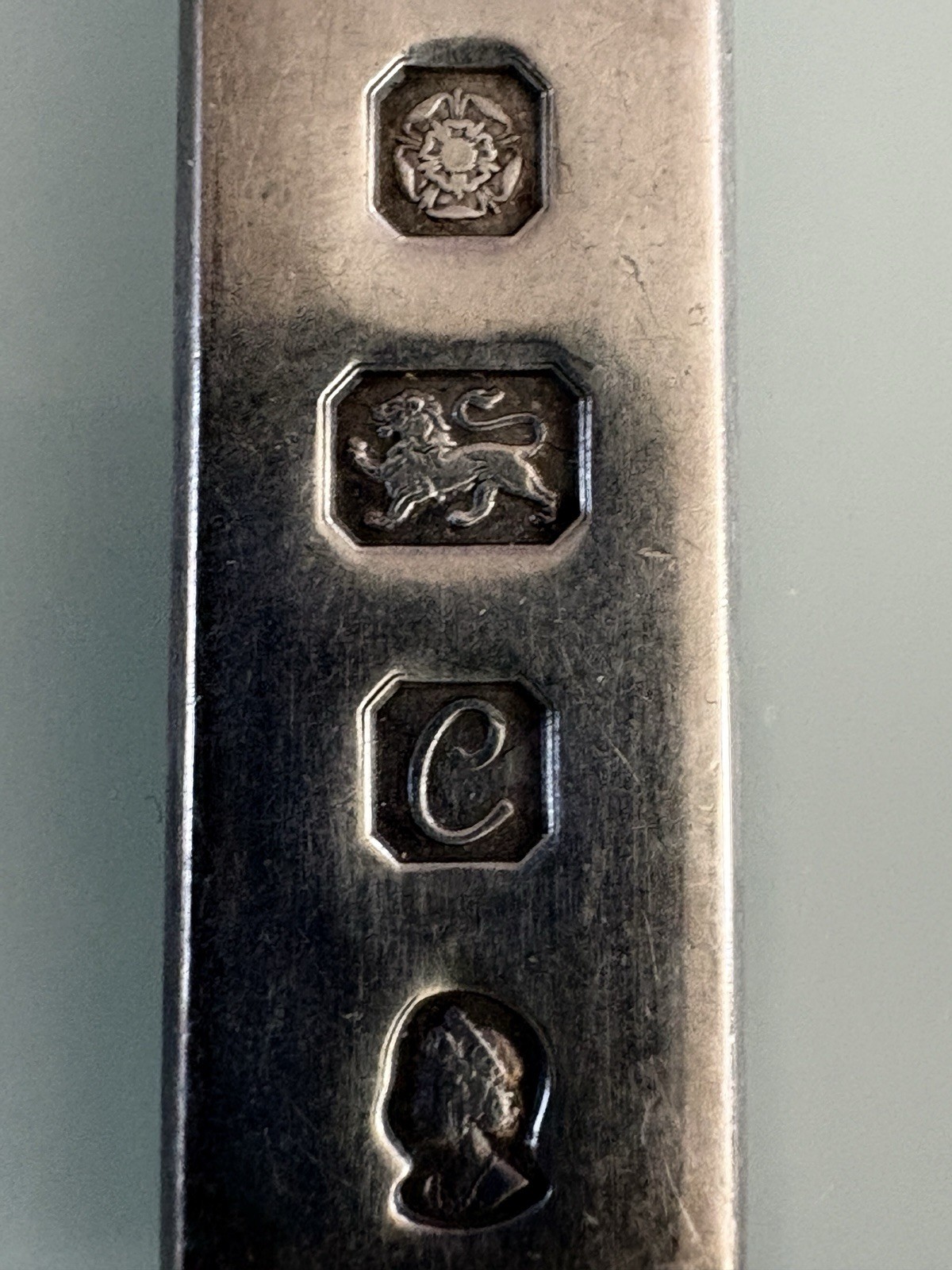 Vintage Sterling Silver Queens Jubilee Ingot Pendant 1.5” Long 16g /0.56 Ounces