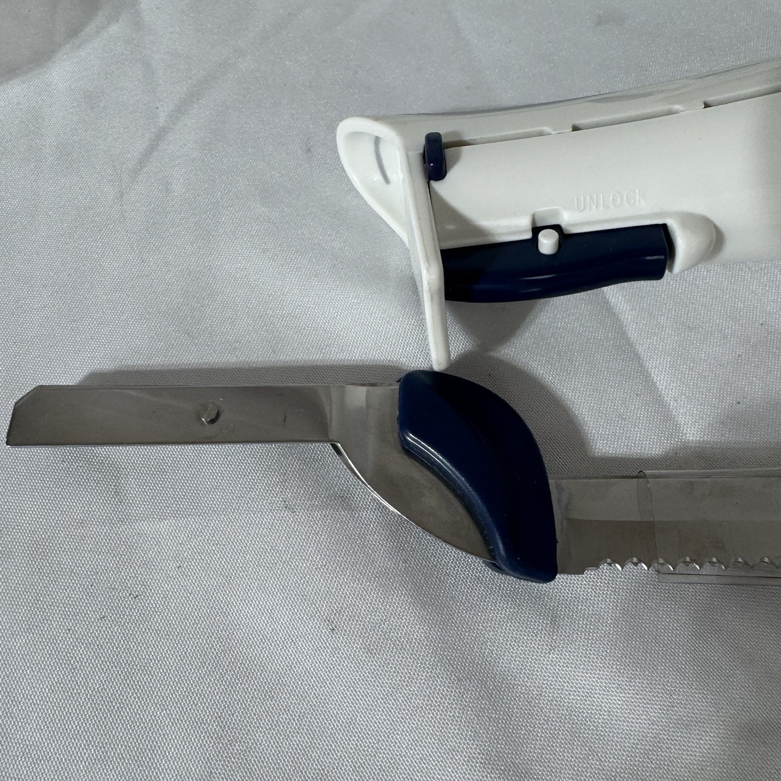 Black & Decker Electric Knife Slice Right EK700 Non Slip Grip Corded Open Box