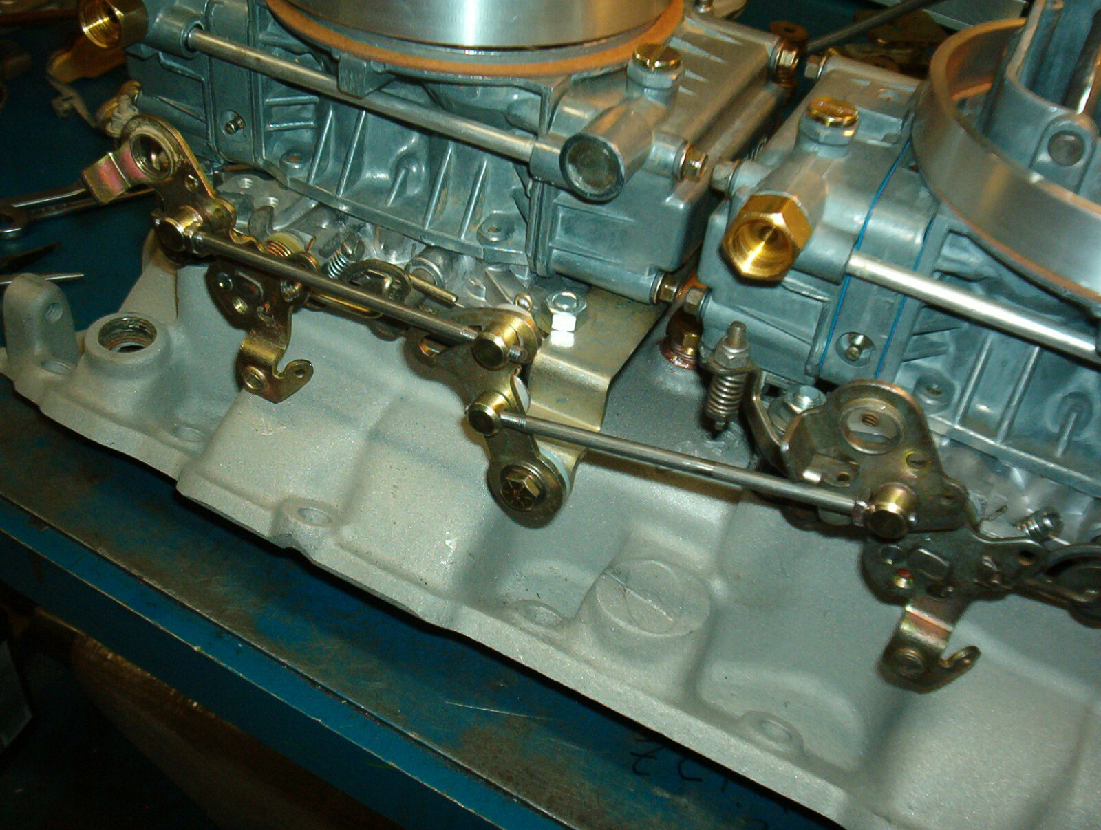 Dual quad 2x4 progressive linkage kit for 1850 style Holley carbs