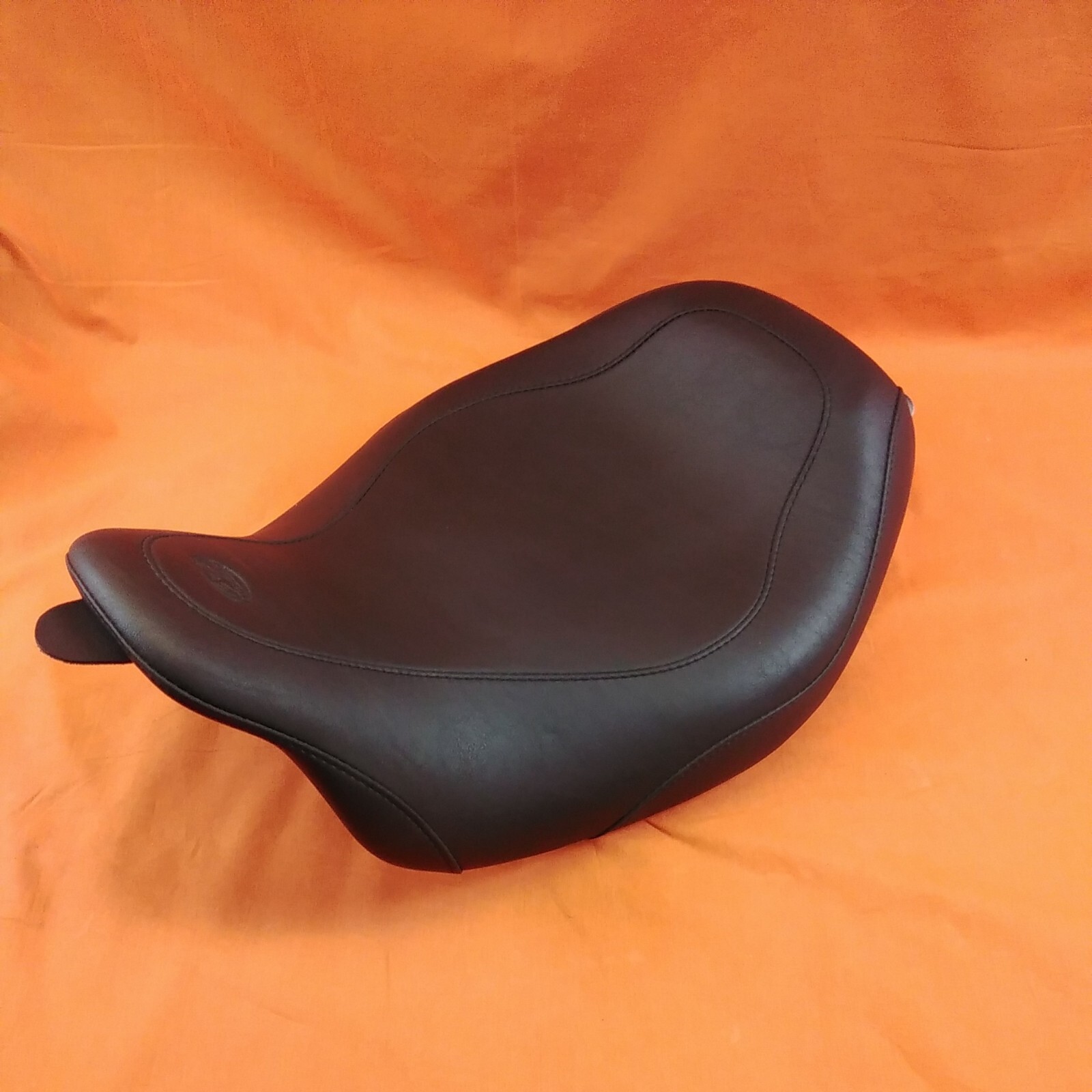 MUSTANG WIDE TRIPPER SOLO SEAT FOR HARLEY-DAVIDSON TOURING 76692