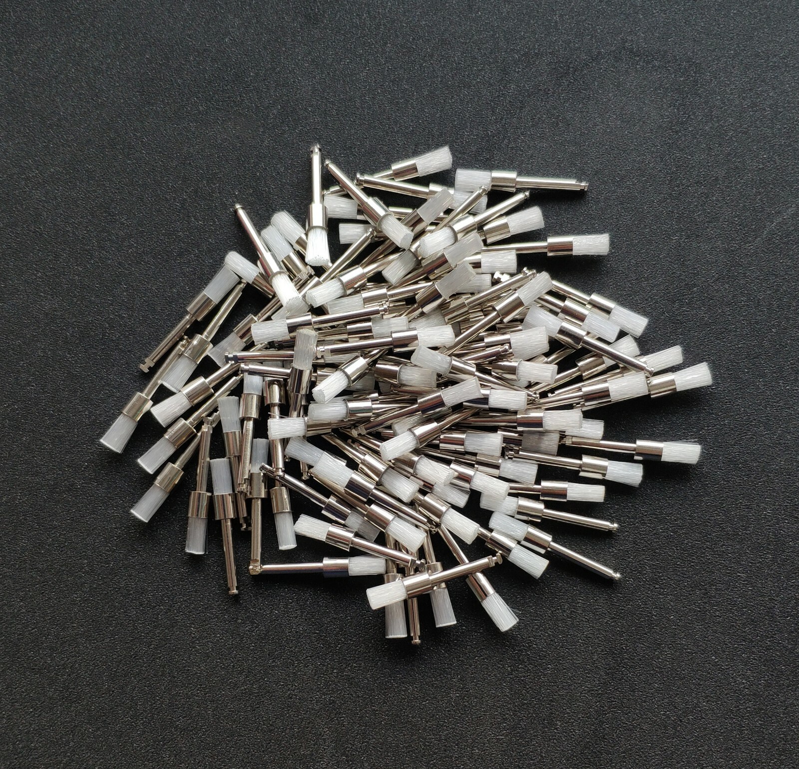 100 Pcs Dental Disposable White Nylon Polishing Flat Latch Polisher Prophy Brush