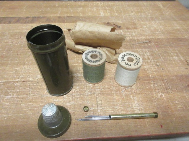 ***RARE*** VINTAGE WW1 ARMY ISSUE SEWING TIN CANISTER KIT NOS ***RARE***