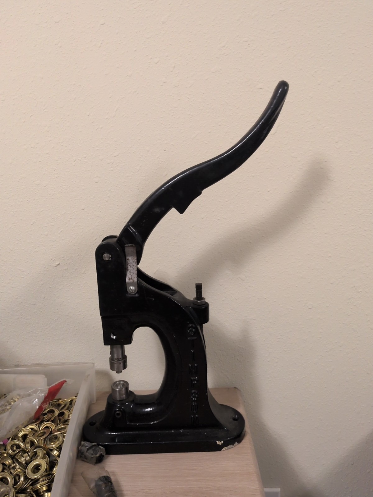 Stimpson 405 Grommet Press-with Gold Colored Grommets