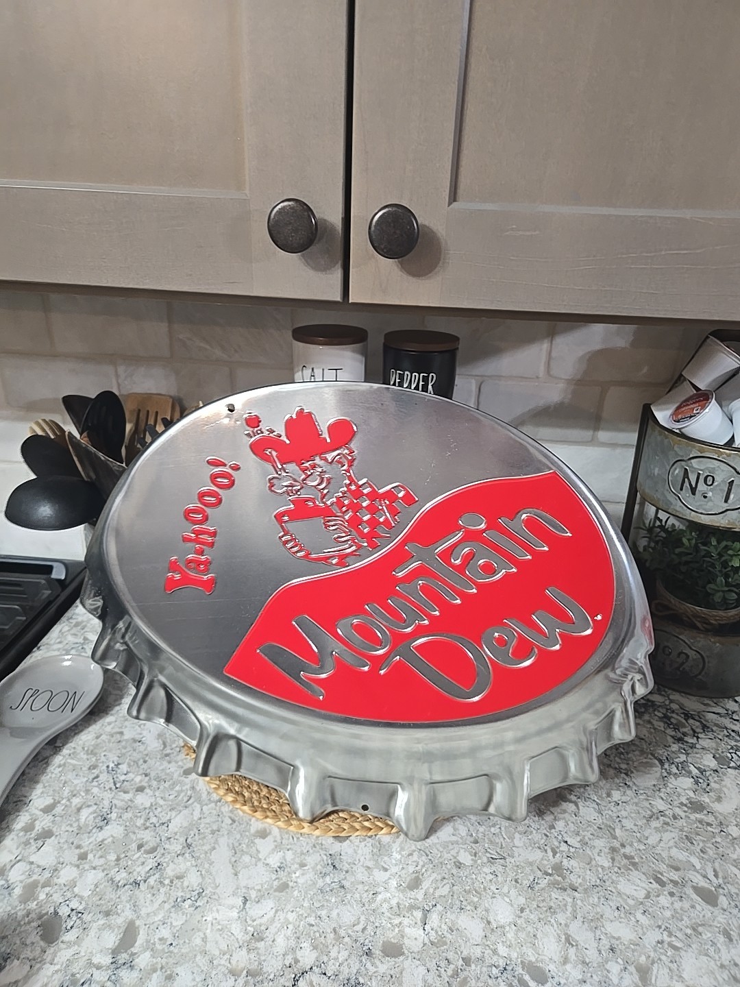 MOUNTAIN DEW HILLBILLY YA-HOO BOTTLE CAP EMBOSSED METAL SIGN ANDE ROONEY 18×19