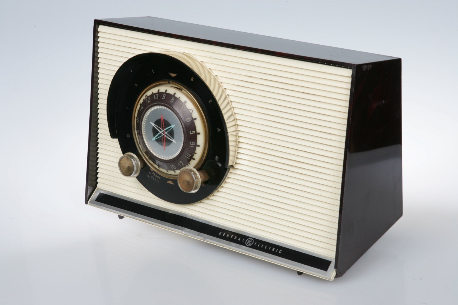 1957 GE Atomic Dial Beam Tube Radio "Leave It To Beaver" Model 860 WORKS Great!