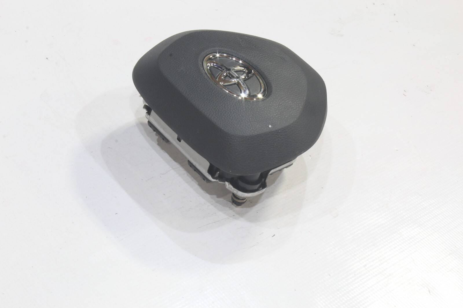 2019 2020 2021 2022 2023 2024 TOYOTA RAV4 DRIVER WHEEL AIRBAG BLACK OEM AIR BAG