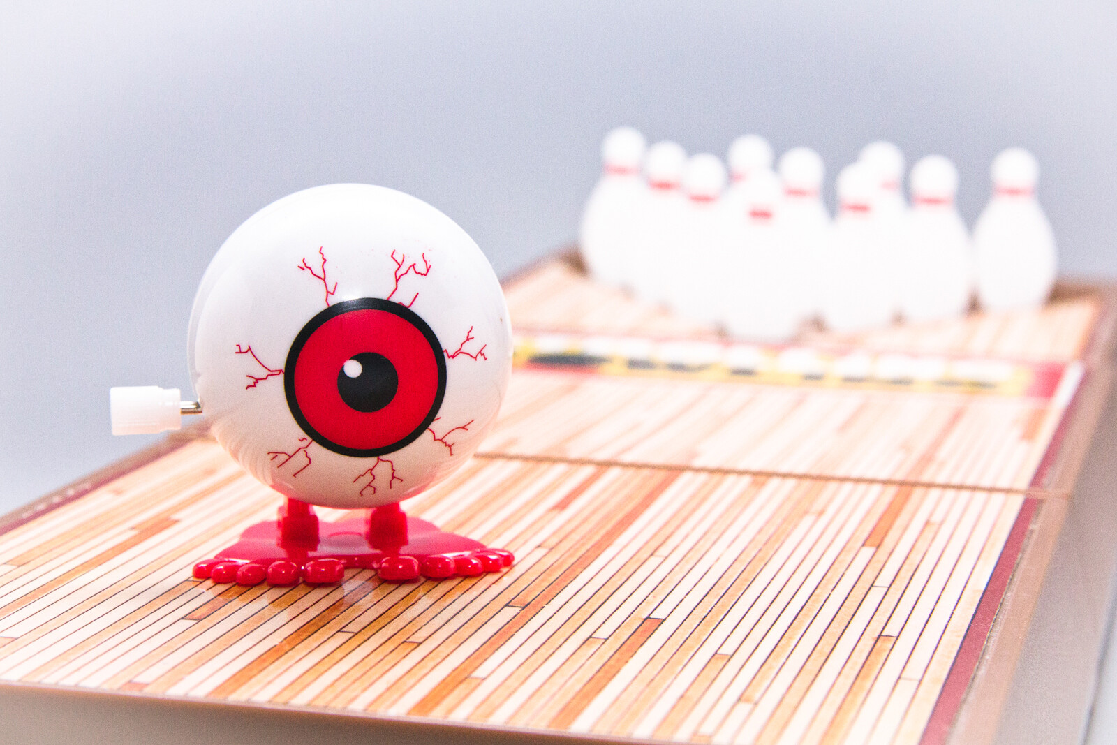 1 Replacement Wind-Up EYE BALL Toy ONLY for Vtg 1980 TOMY Strolling Bowling Game