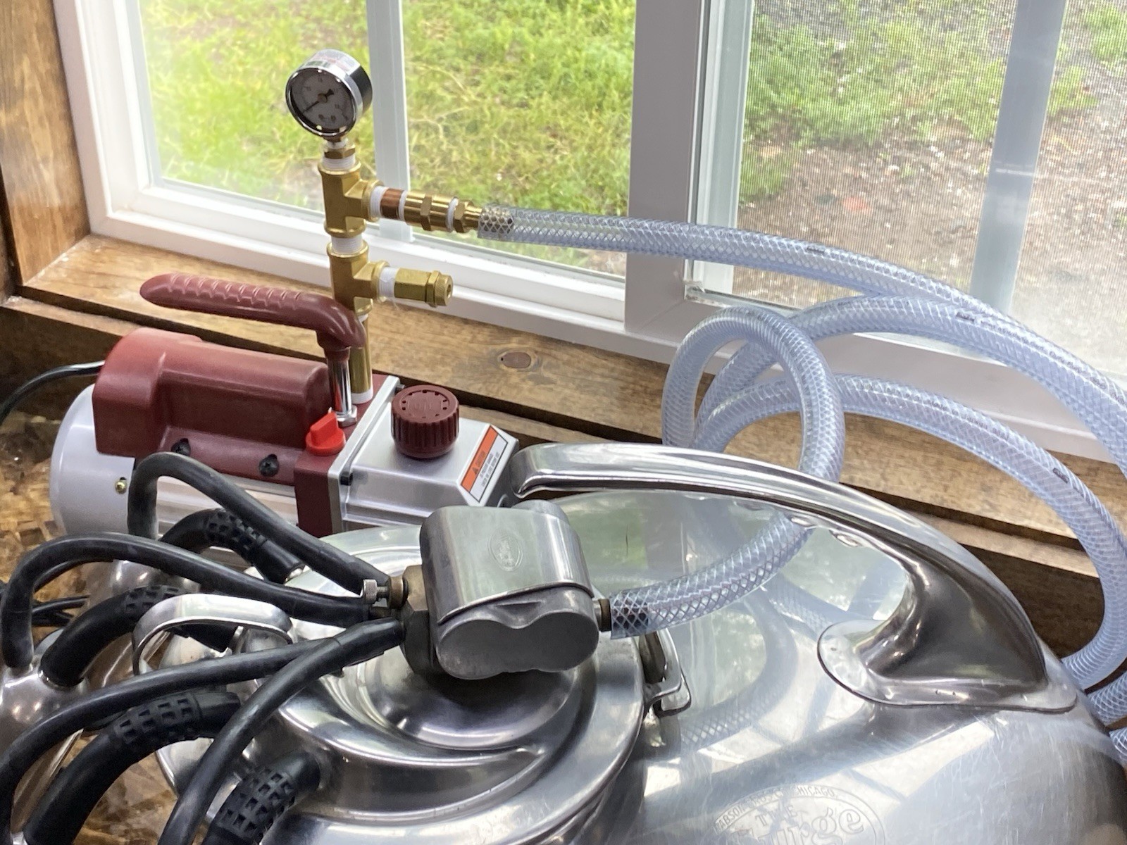 SURGE COMPLETE MILKING MACHINE with Hanger -COW-GOAT NEW 1/3 HP VACUUM PUMP