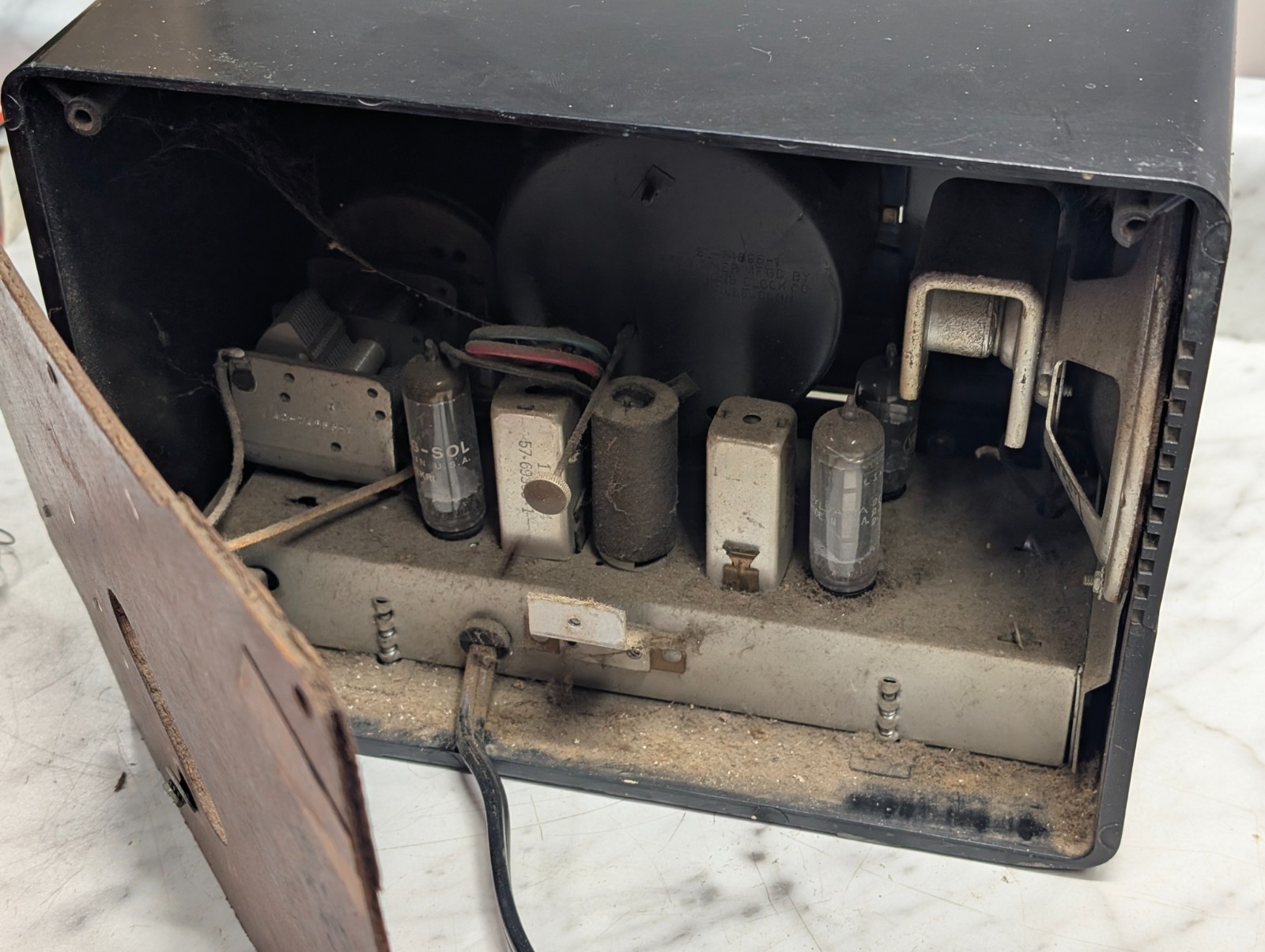 Sylvania Model 541B AM Tube Clock Radio Black Mid Century Modern Design