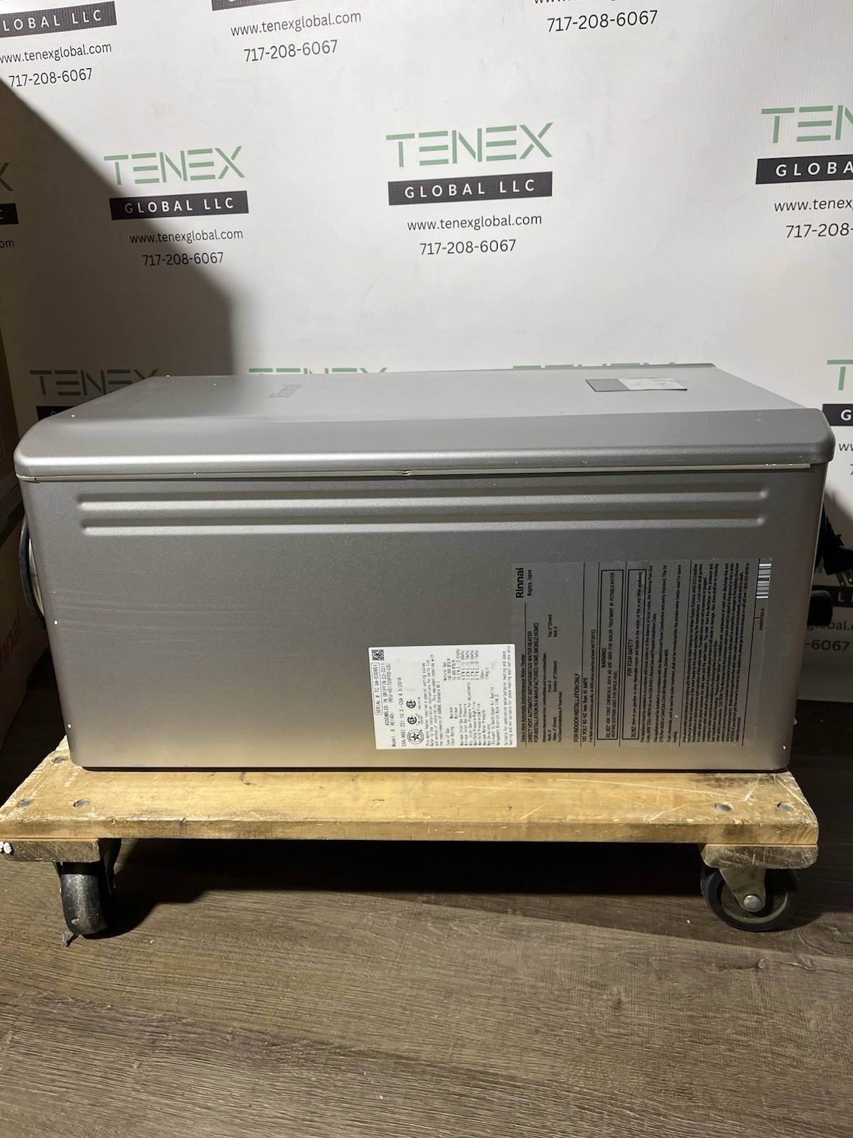 Rinnai RE140iN Indoor Tankless Water Heater 140k BTU Natural Gas (B-28 #1779)