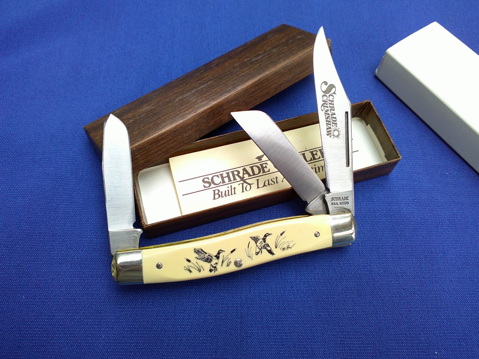 Vintage Schrade Scrimshaw SC505 3 Blade Pocket Knife New in Box Two Ducks Mint