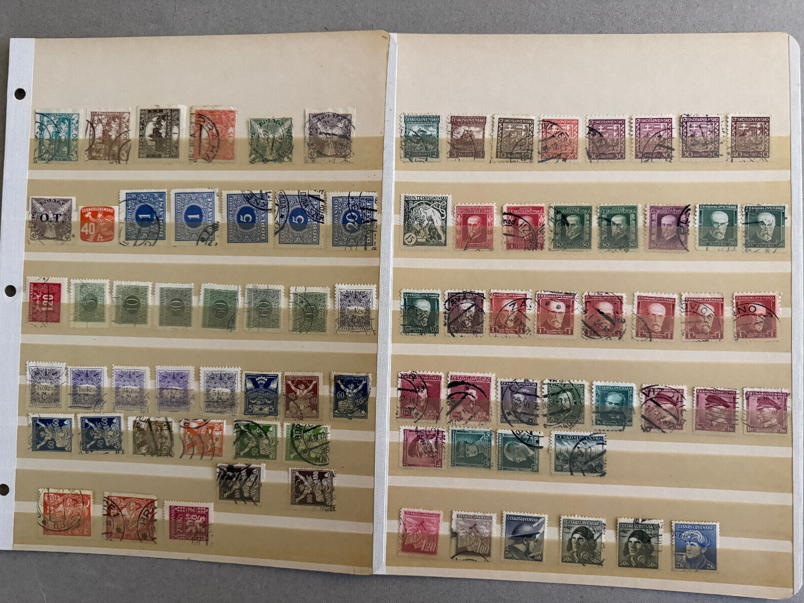 Czechoslovakia Group of 181 stamps loose Scott Cat 4/1102 1918-1962