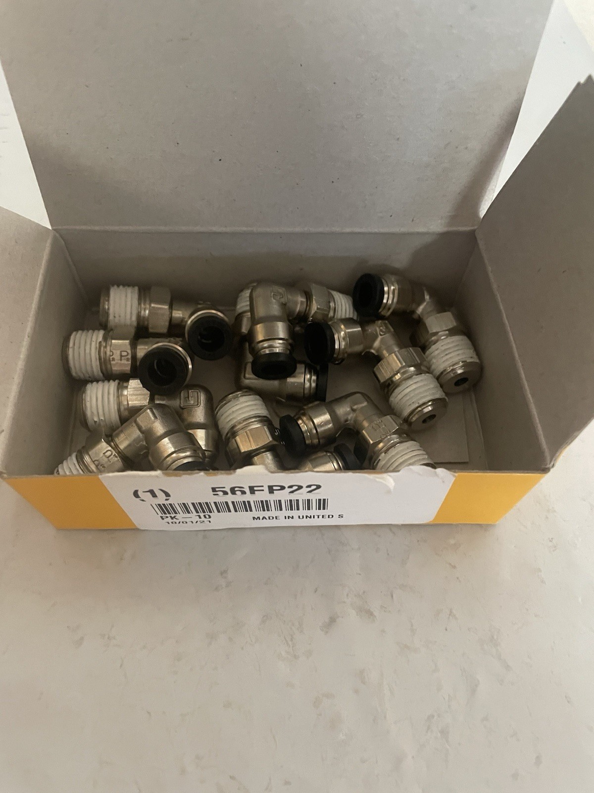 Qty 10 Parker W169PW-4-4, 90° Swivel Elbows, 1/4" Tube x 1/4" NPT Male PrestoLok