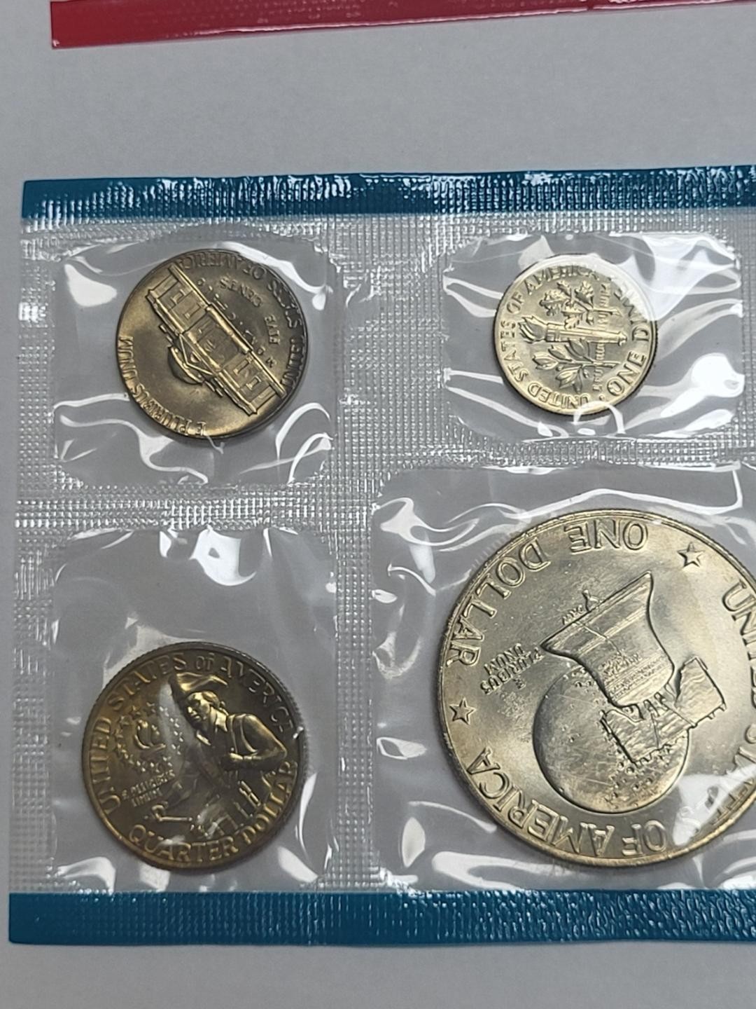 Full Set of 1976 UNCIRCULATED coins Philadelphia Never touched almost 50 years C