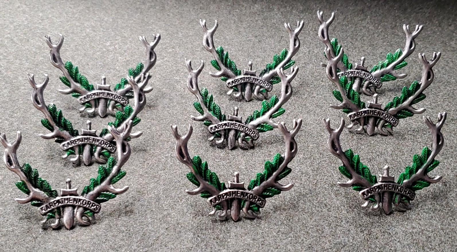 WWI Austro-Hungarian/ German Karpathenkorps (Carpathian) cap badge * Painted