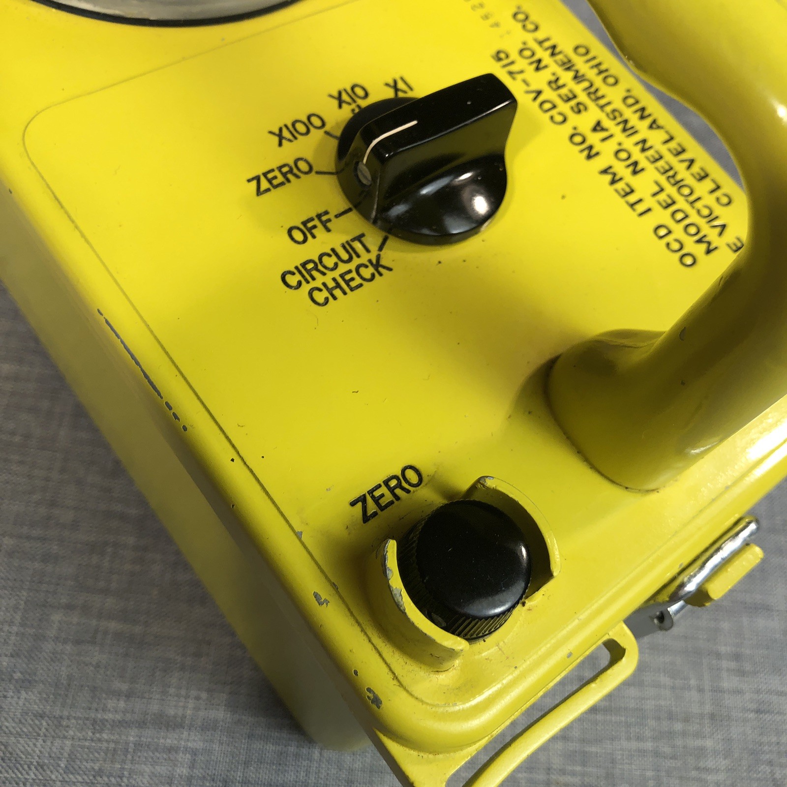 Victoreen CDV-715 Civil Defense Radiation Survey Meter Cold War Fallout Shelter