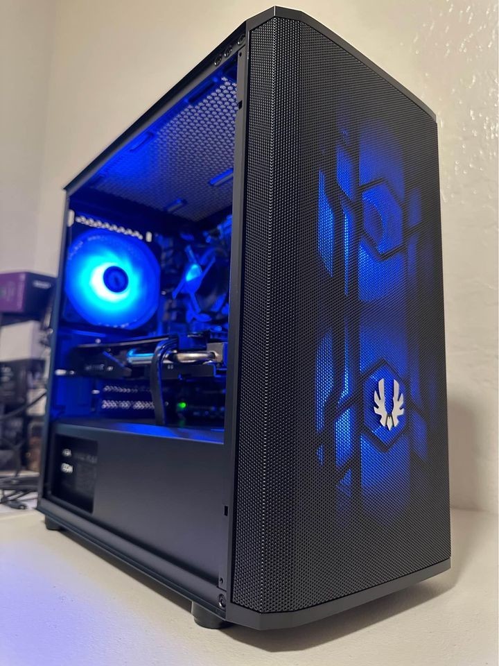 Custom RGB Gaming Desktop PC Intel Core i7 3.40 Quad 32 GB SSD Nvidia RTX 5060