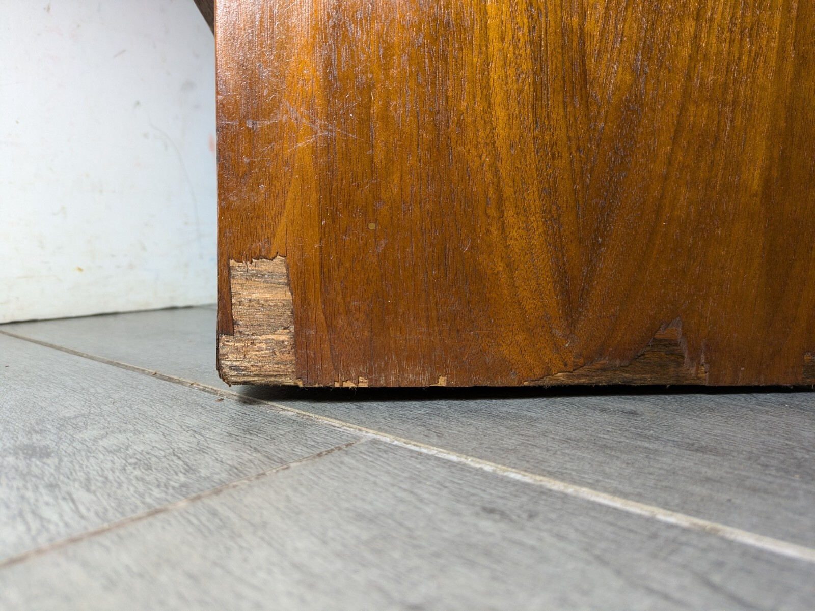 Vintage Art Deco English Regency Flip Top Cellarette Liquor Bar Rolling Cabinet