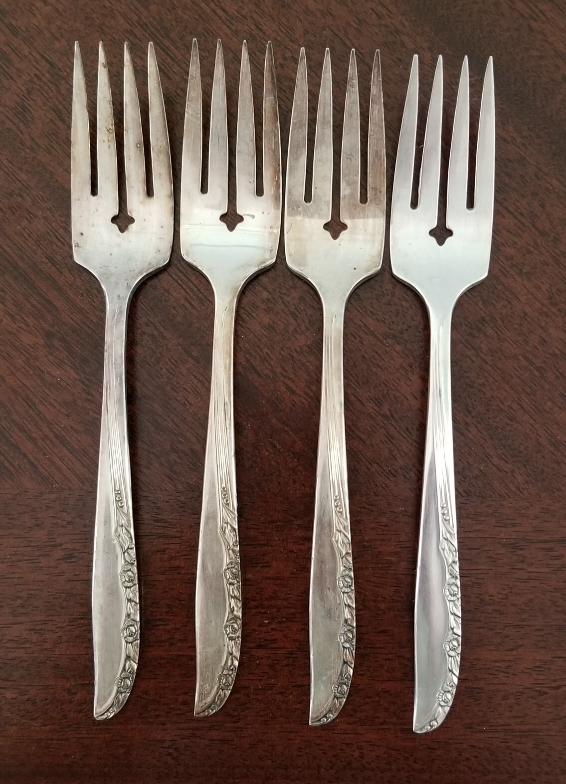 Lot of 4 Salad Forks 6 1/2" "Brittany Rose" Wm. A. Rogers Oneida Silverplate