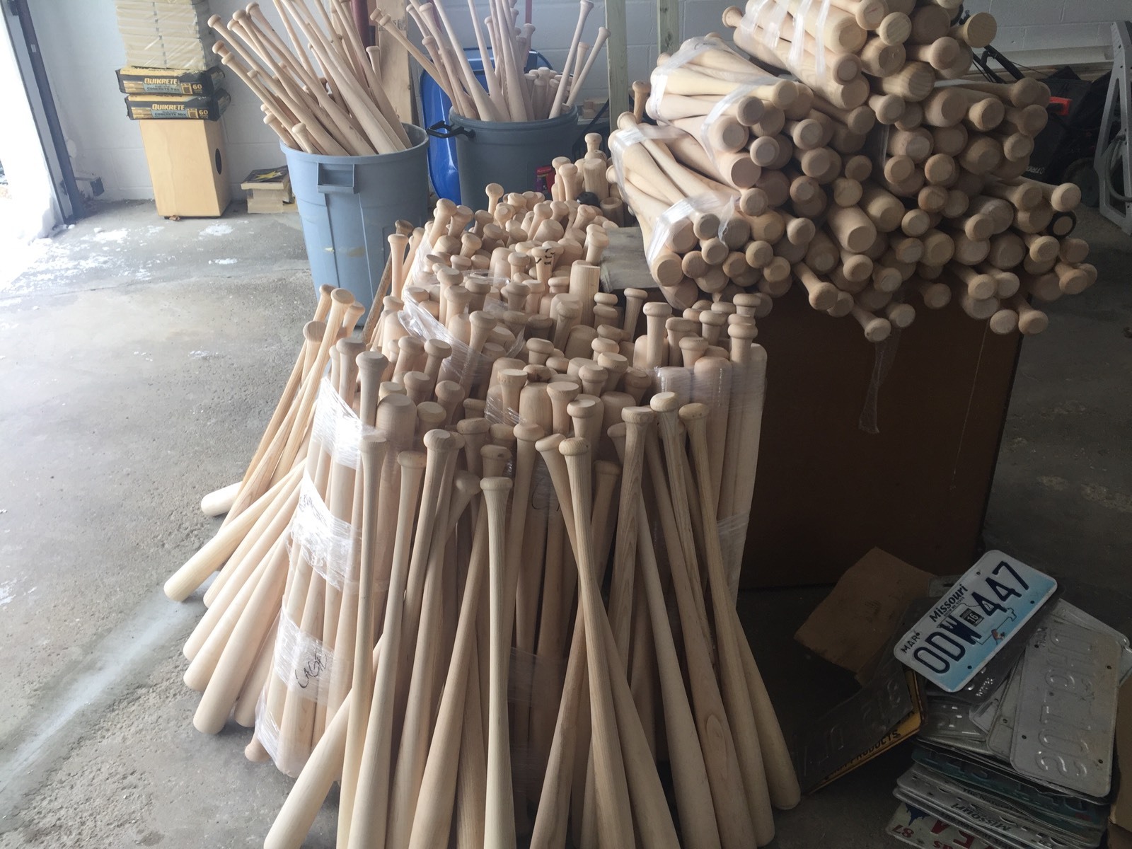 20 Pack - 31”-34” CRAFT QUALITY Wood Blem Baseball Bats (FREE SHIPPING!)