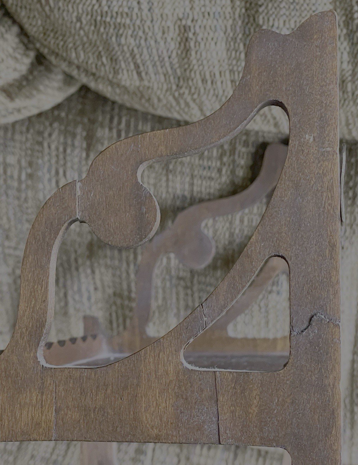 ANTIQUE? ENGLISH EDWARDIAN CARVED MAHOGANY HANGING ETAGERE WALL SHELF! LOVELY!