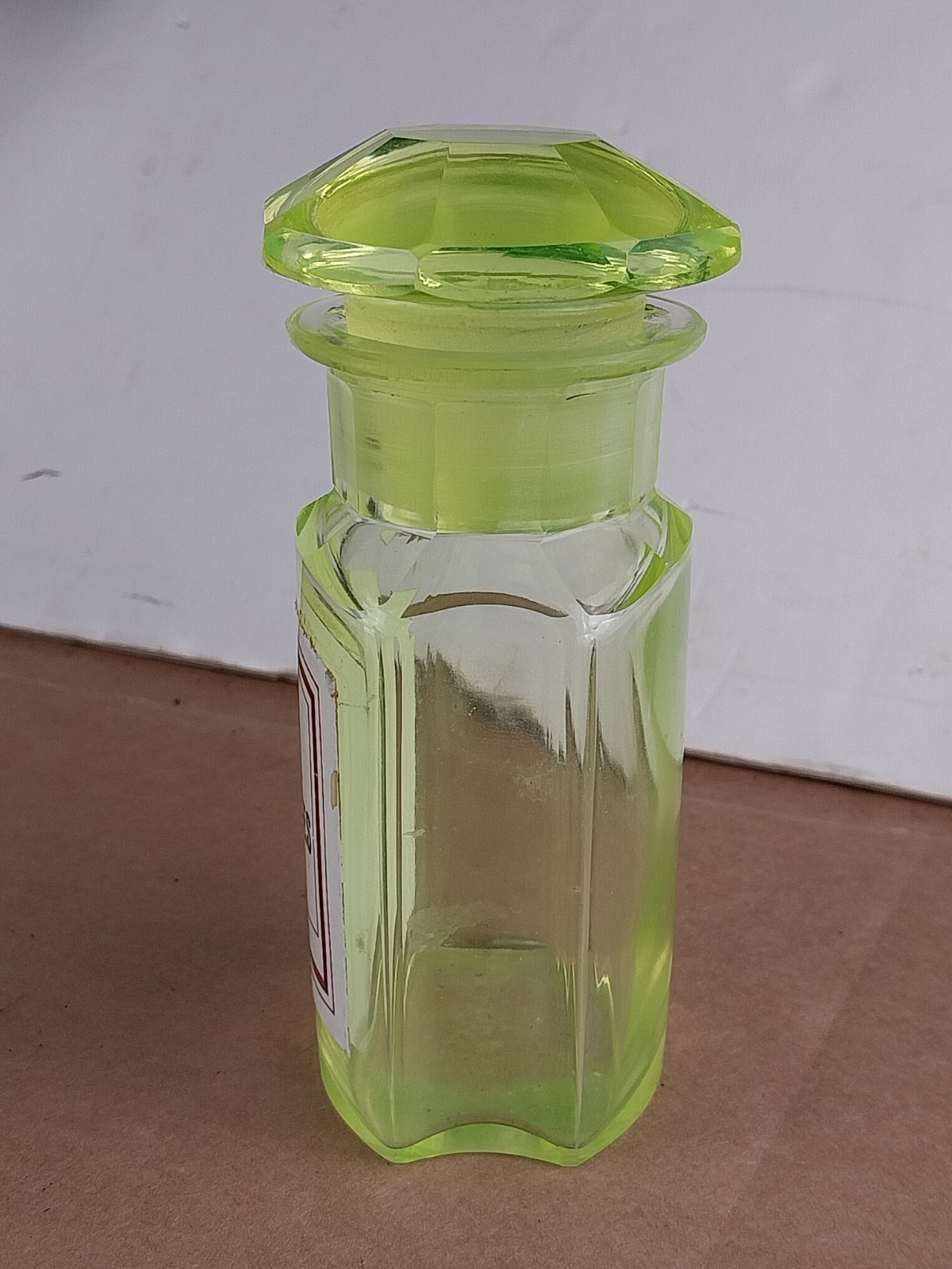 Antique Rare Uranium Glass Apothecary Chemist Pharmacy Medicine Bottle Vaseline