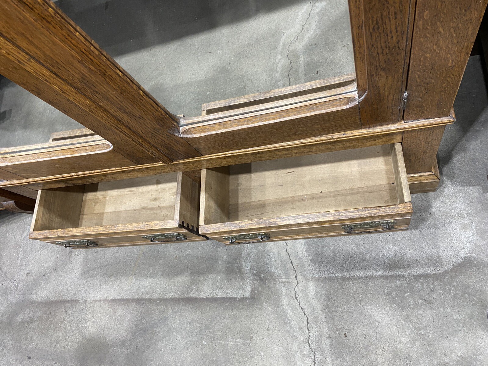 65564 Antique Victorian Oak 2 Door Wardrobe Cabinet