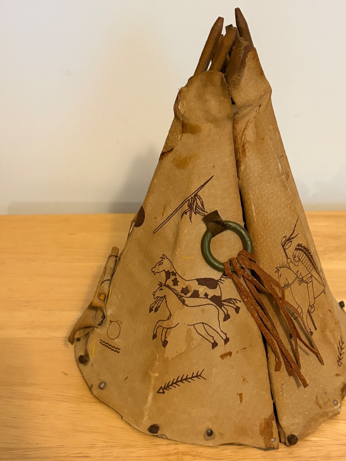 Native American Family w/ Chief Teepee Opens Cooking Working Hinged 16"x 9" NICE