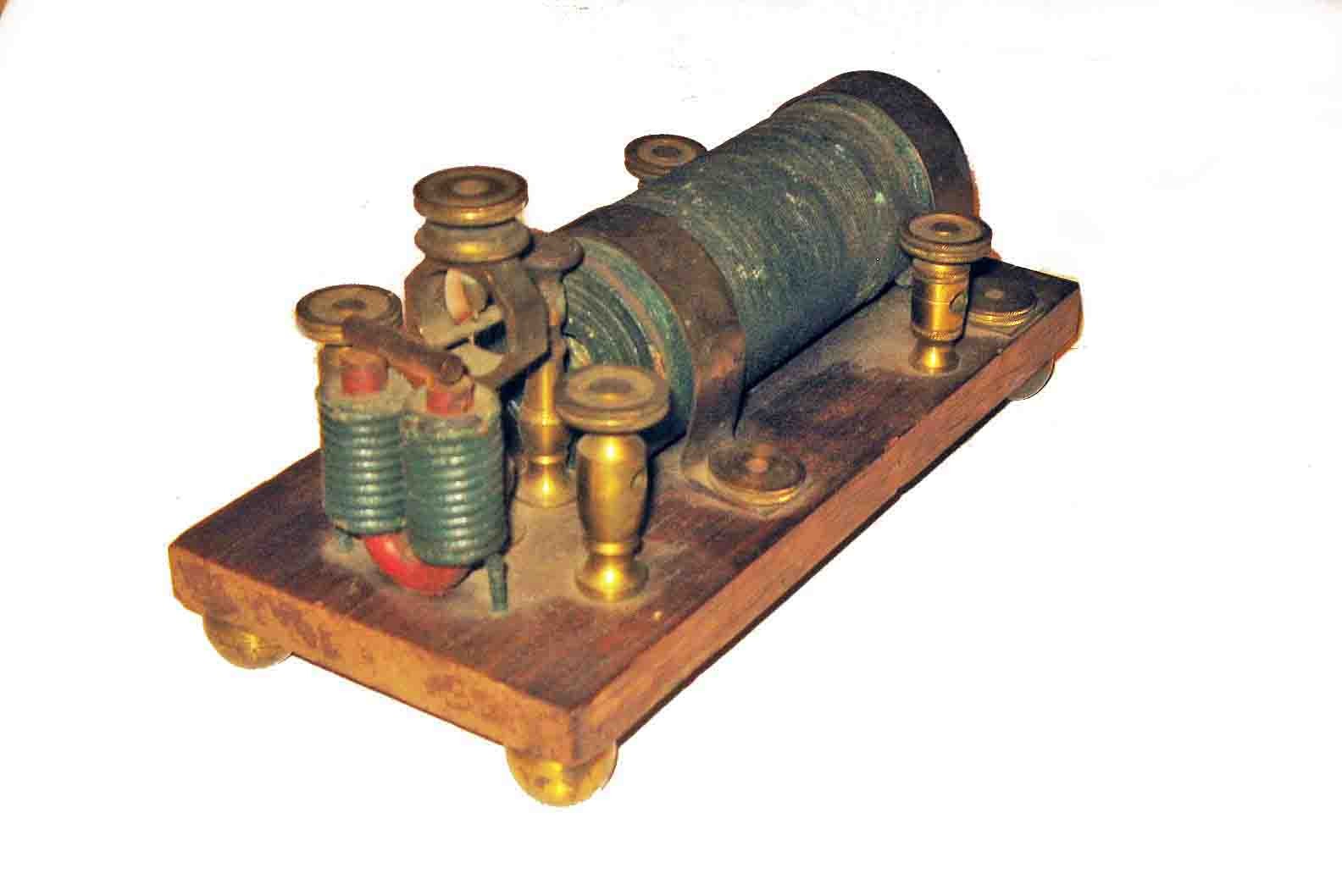 RARE c1845 DANIEL DAVIS Jr Boston QUACK MEDICAL ELECTRICAL COIL /BRASS BALL FEET