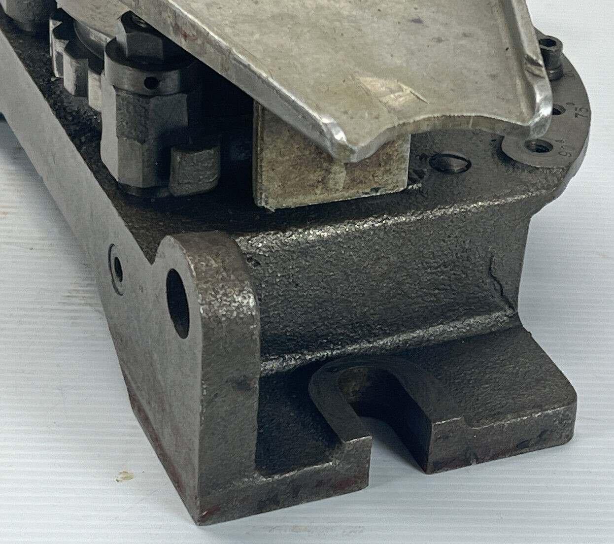 EARLY COLLET INDEXER COLLET FIXTURE MACHINE (CRACK ON TOP)